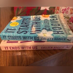 Colleen Hoover -  “It Ends With Us” Series including  “It Starts With Us”